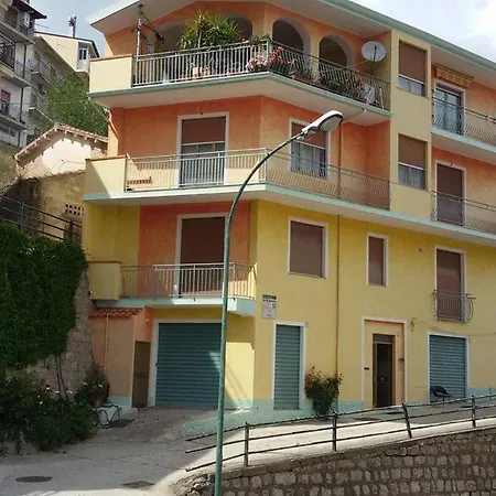 L'edera Apartment *